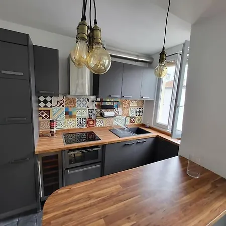 Porte De Clichy Apartment *